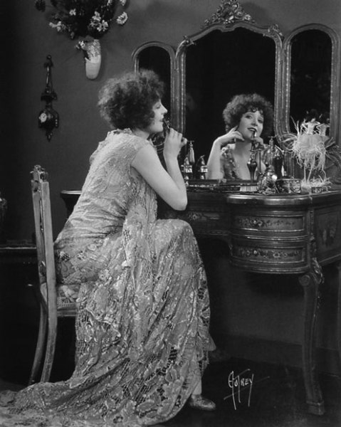 1920s Vanity Table