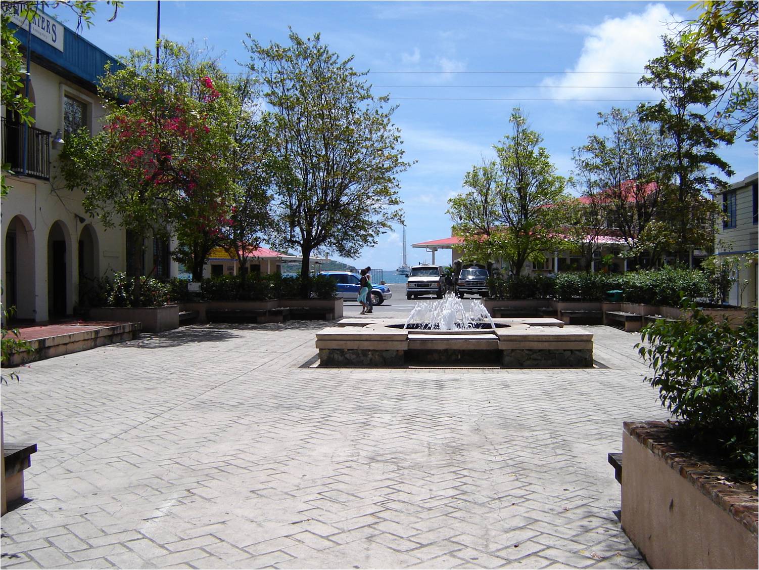 photograph public gathering space in-vesica.com In-Vesica Art Design Energy Sir-Olva-Georges-Plaza-by-Allison-L-Williams-Hill photograph public gathering space in-vesica.com In-Vesica Art Design Energy Sir-Olva-Georges-Plaza-by-Allison-L-Williams-Hill