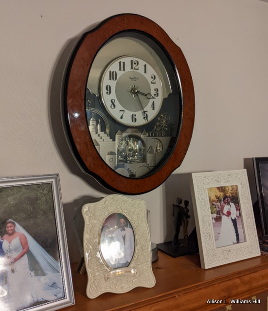 Uncle-Peewees-clock-3